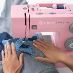Alternative view of Singer Heavy Duty 4411 PINK
