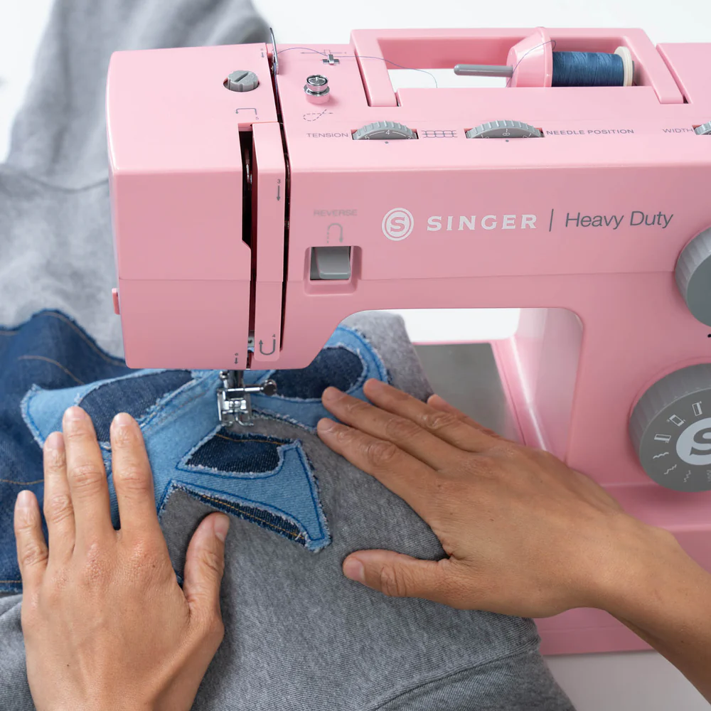 Singer Heavy Duty 4411 PINK - Image 2